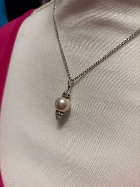 Pearl Pendant Necklace - White Pearl on Silver Chain